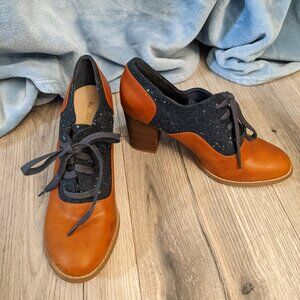 Restricted Oxford Heels